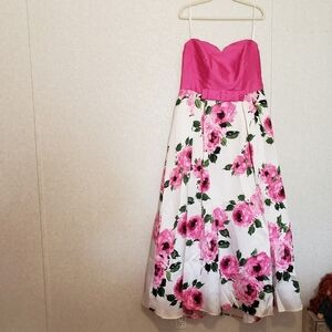 NEW FLORAL STRAPLESS DRESS SIZE:15